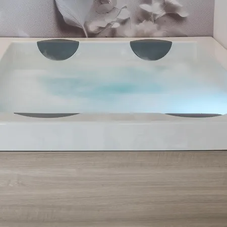 Amoreta - Luxury For Two Ruzici (Sveta Nedelja)